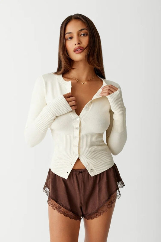 THE KONF™ | Pull en tricot avec bouton FEMININO Essentielle S Blanc 